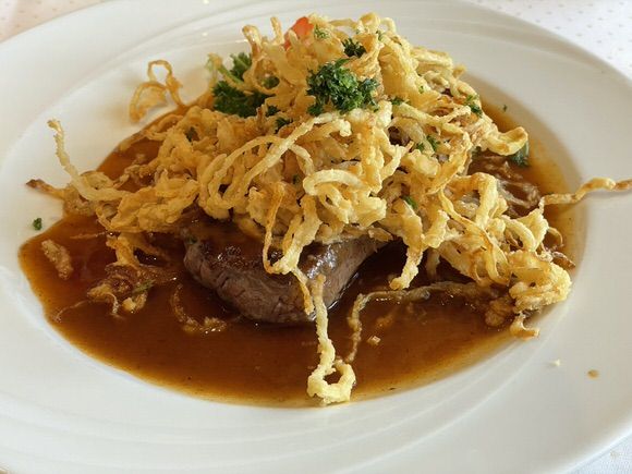 Zwiebelrostbraten bei Hotel Gasthof Hirsch